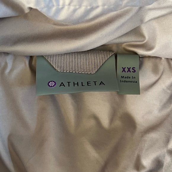Athleta Responsible Down Jacket in Grey! - Picture 5 of 5